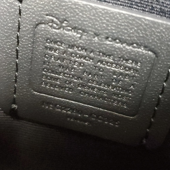 Disney CC325 X Coach Eva Phone Crossbody With Ursula Motif Silver/Ice Blue Multi - Picture 6 of 6